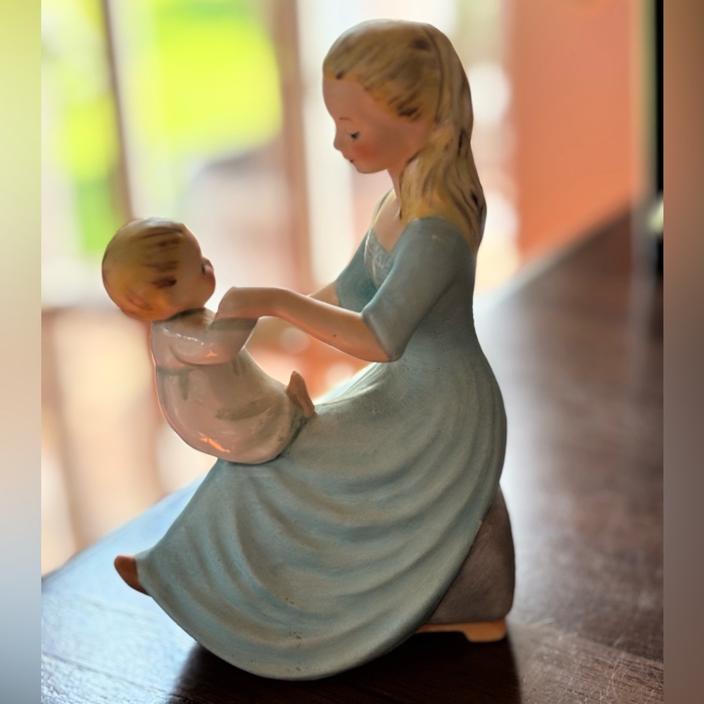 Vintage Goebel 1950s Chariot “Rock A Bye Baby”